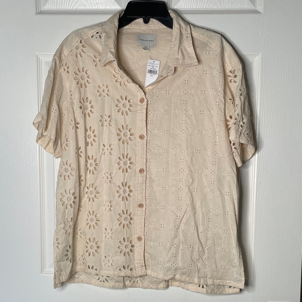 NWT American Eagle Floral Cut Out Embroidered Short Sleeve Button Down Shirt